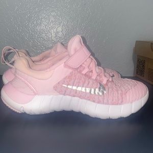 Girls Nike Free RN Sneakers